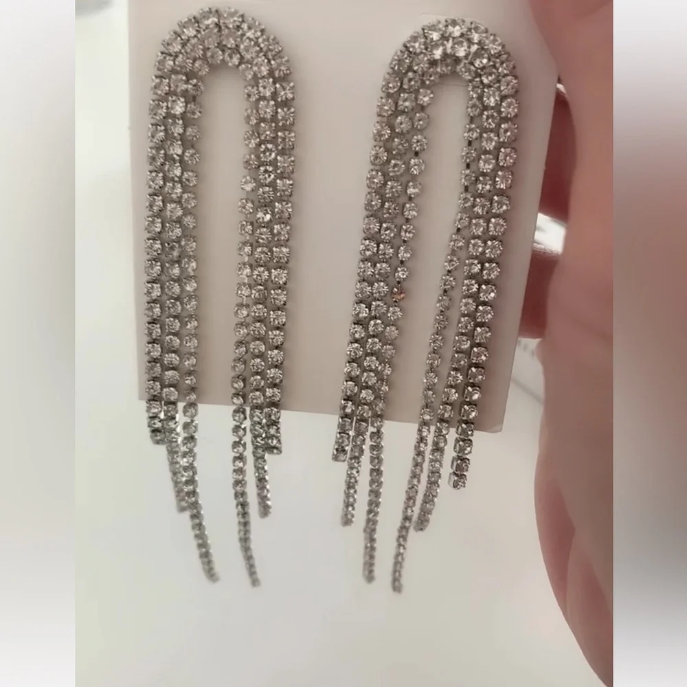 DIAMANTÉ WATERFALL DROP EARRING - Picture 4 of 4